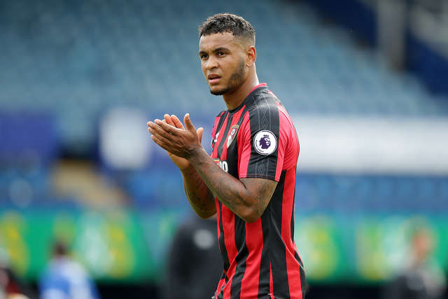 Joshua King clap Everton.jpg