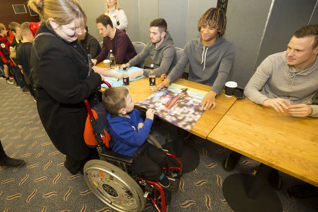 Squad spread Christmas cheer to Junior Cherries Squad spread Christmas cheer to Junior Cherries