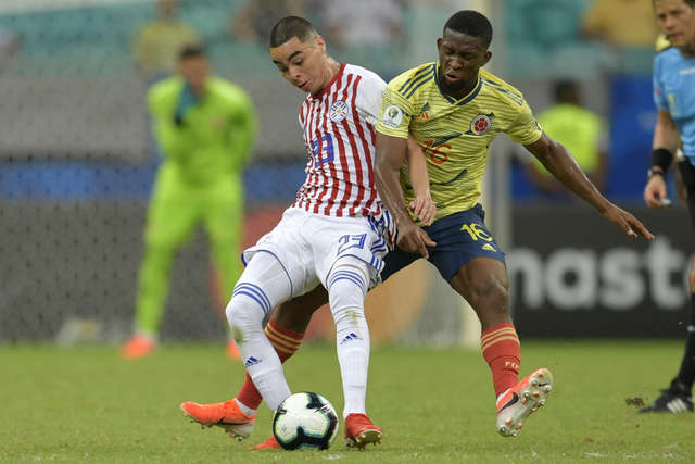 Jefferson Lerma Colombia Paraguay header.jpg
