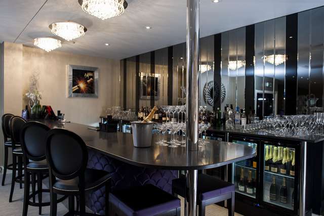 Bubbles Champagne Lounge2.jpg